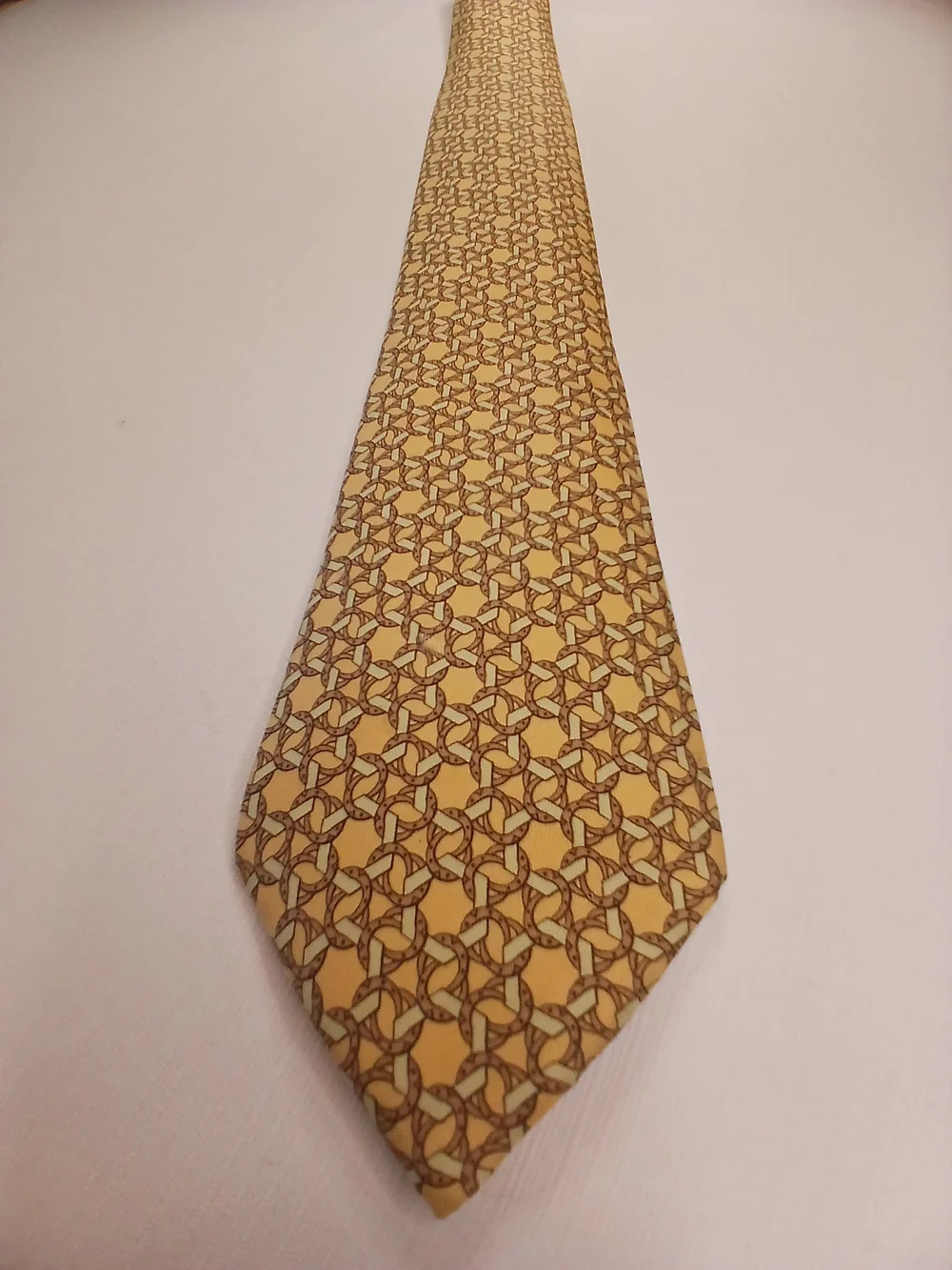 Vintage Hermes Paris 7935 MA Yellow Gold Chain Pattern 100%Silk France - Picture 9 of 9